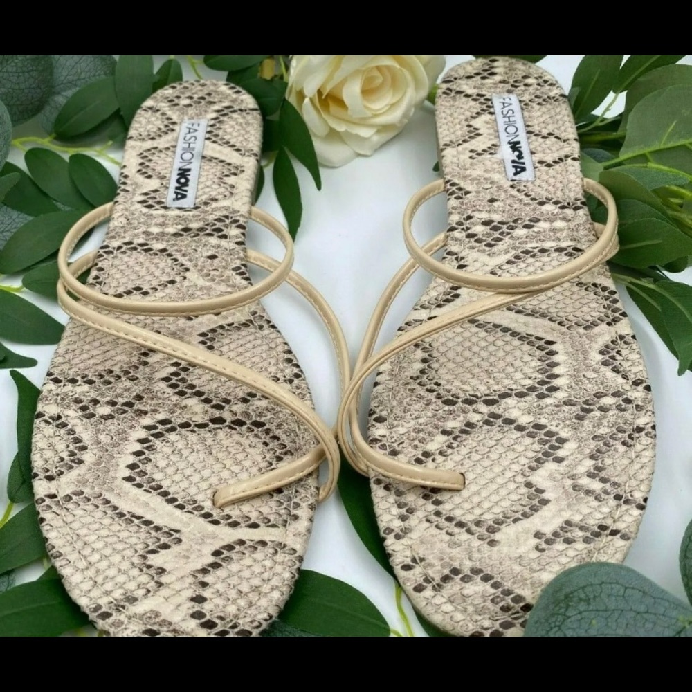Fashion Nova Open Toe Flat Slippers Snake Print
